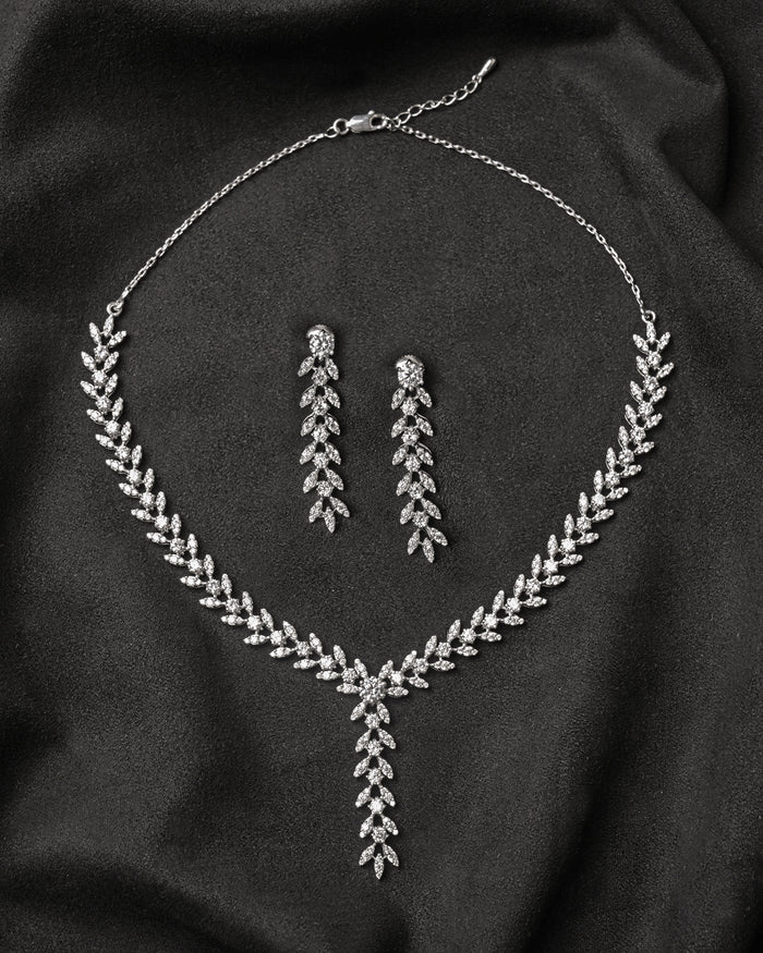 Clara 925 Sterling Silver Aiza Necklace