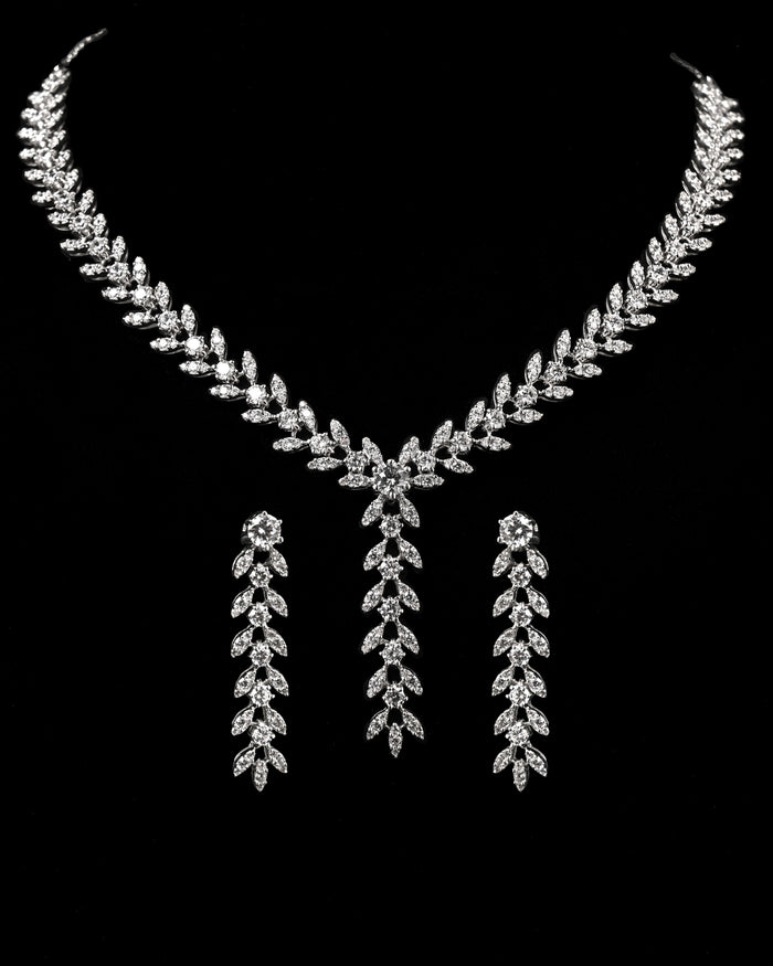 Clara 925 Sterling Silver Aiza Necklace