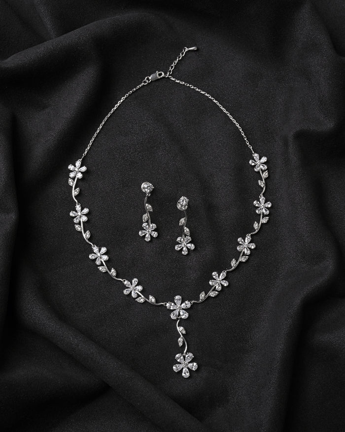 Clara 925 Sterling Silver Flower Necklace
