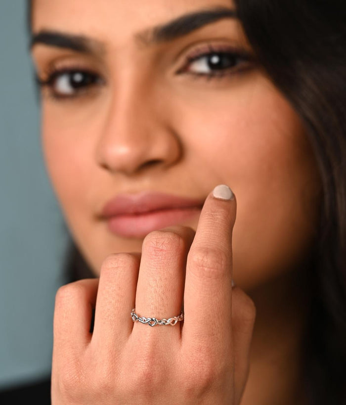 CLARA Pure 925 Sterling Silver Knotted Heart Finger Ring